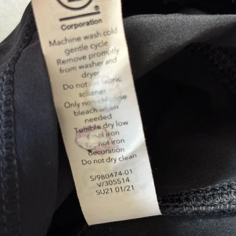 Athleta reposhing this